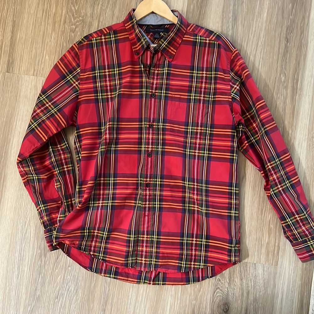 Tommy Hilfiger plaid button down or up long sleeve shirt